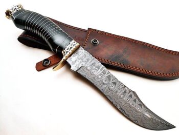 Beautiful-Custom-Handmade-Damascus-Steel-Hunting-Bowie-Knife-Buffalo-Horn-Handle-With-Leather-Sheath